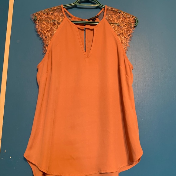 Dynamite Tops - Salmon / Pink top.